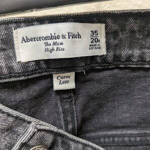Abercrombie And Fitch, Black The Mom High Rise Straight Leg Jeans. Size 35/20R